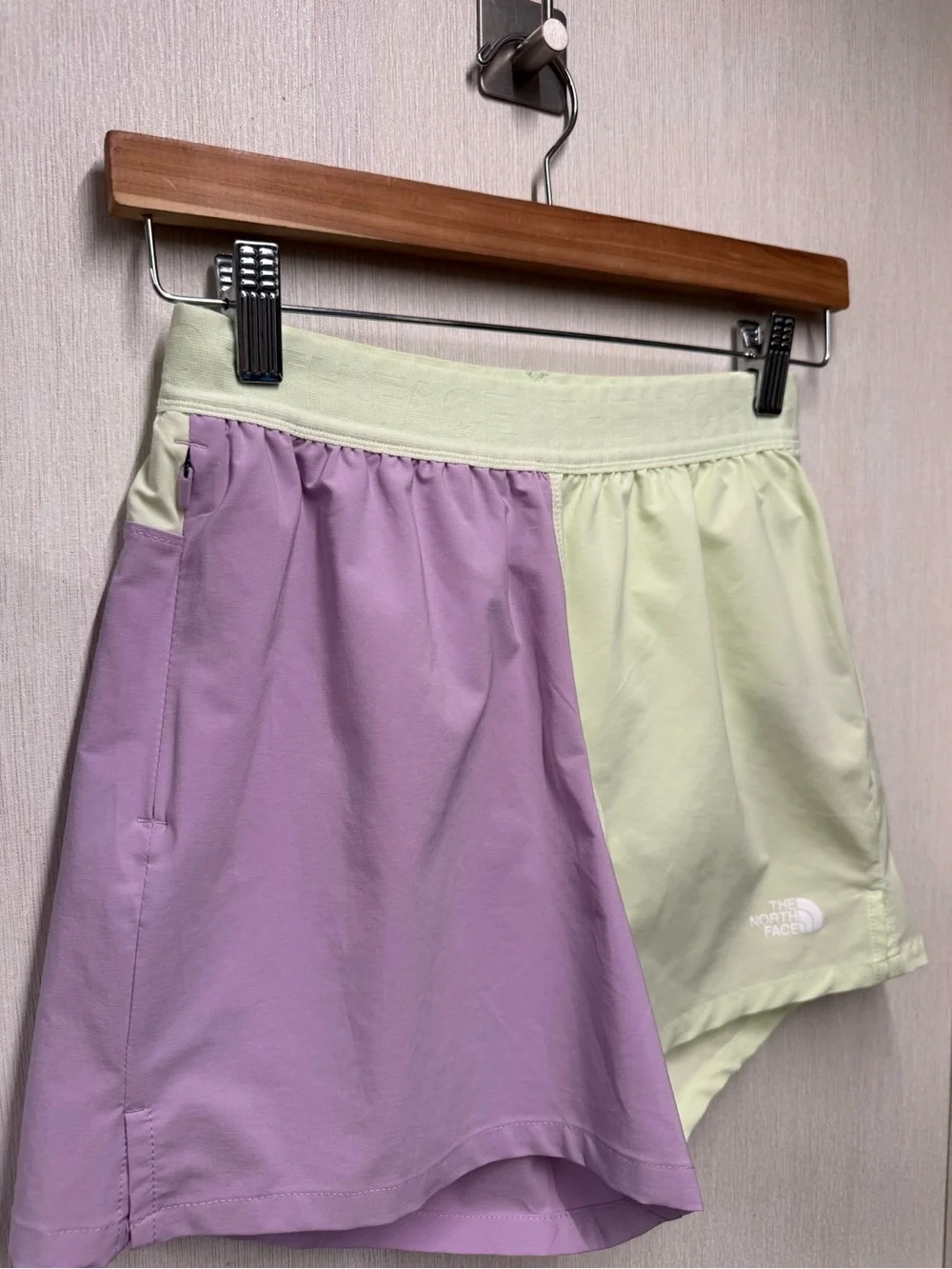 The North Face Wander 2-Toned Athletic Shorts Purple Green, Size XS